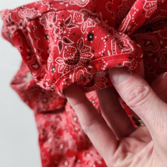VINTAGE x 70s Infant button up shirt in Red Paisley print - Picture 5 of 7